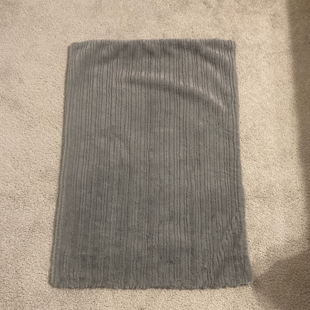 Room Essentials Textured Fur King Size Pillowcase-NWOT